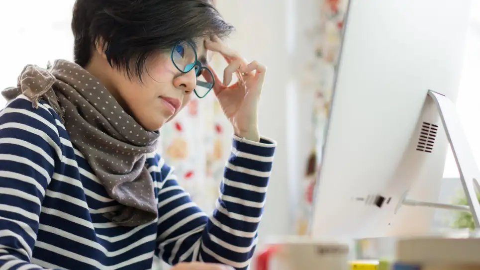 نحوه کاهش فشار روی چشم در حین استفاده از صفحه نمایش