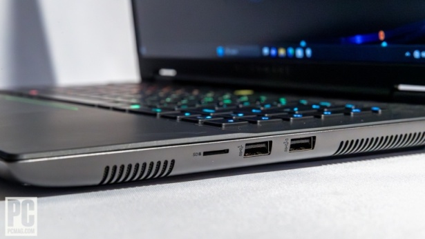 اتصال یکی دیگر از نقاط قوت Alienware m16 R2 است