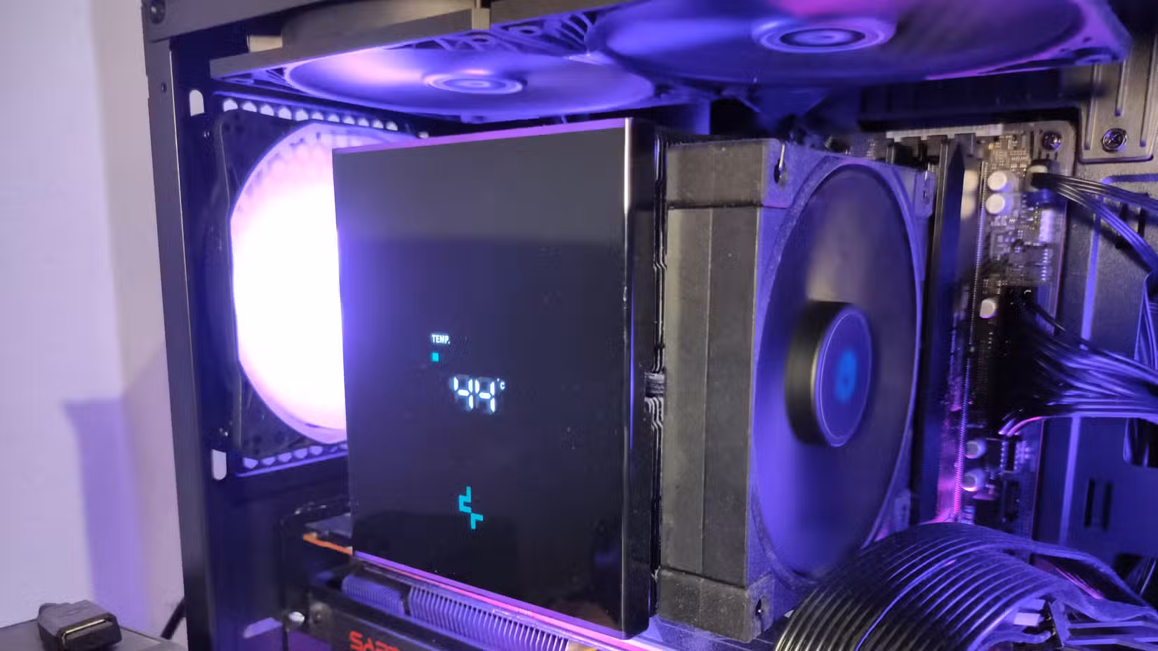 RGB RAM با خنک‌کننده بادی قابل مشاهده نیست